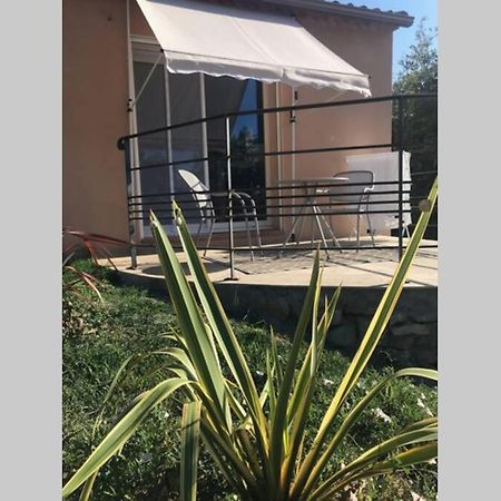 Logement Attenant A Une Villa T2 Avec Terrasse . Besse-sur-Issole Εξωτερικό φωτογραφία