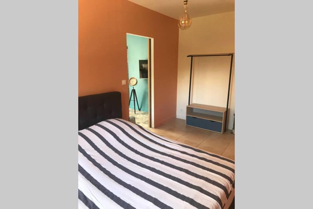 Logement Attenant A Une Villa T2 Avec Terrasse . Besse-sur-Issole Εξωτερικό φωτογραφία