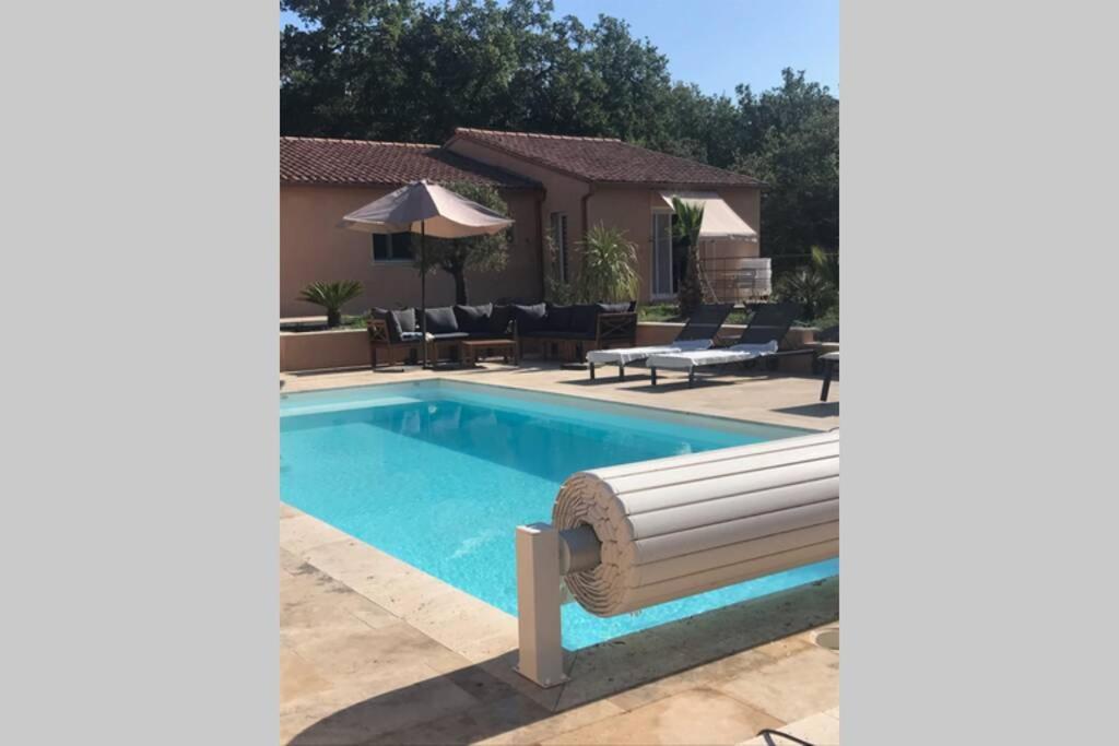 Logement Attenant A Une Villa T2 Avec Terrasse . Besse-sur-Issole Εξωτερικό φωτογραφία