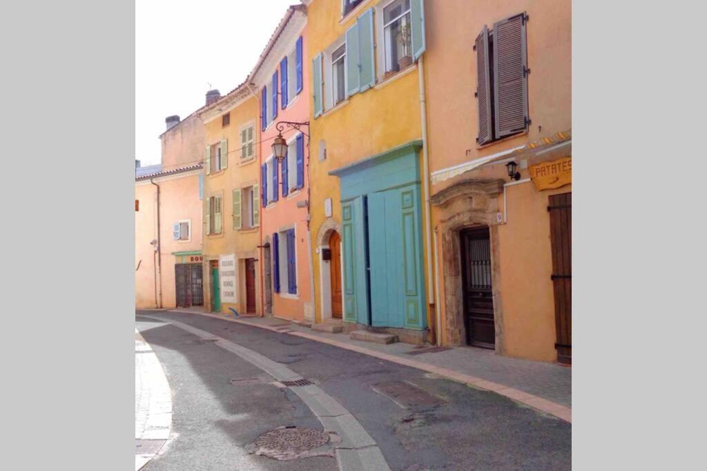 Logement Attenant A Une Villa T2 Avec Terrasse . Besse-sur-Issole Εξωτερικό φωτογραφία