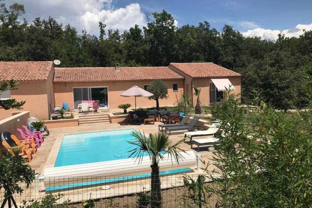 Logement Attenant A Une Villa T2 Avec Terrasse . Besse-sur-Issole Εξωτερικό φωτογραφία