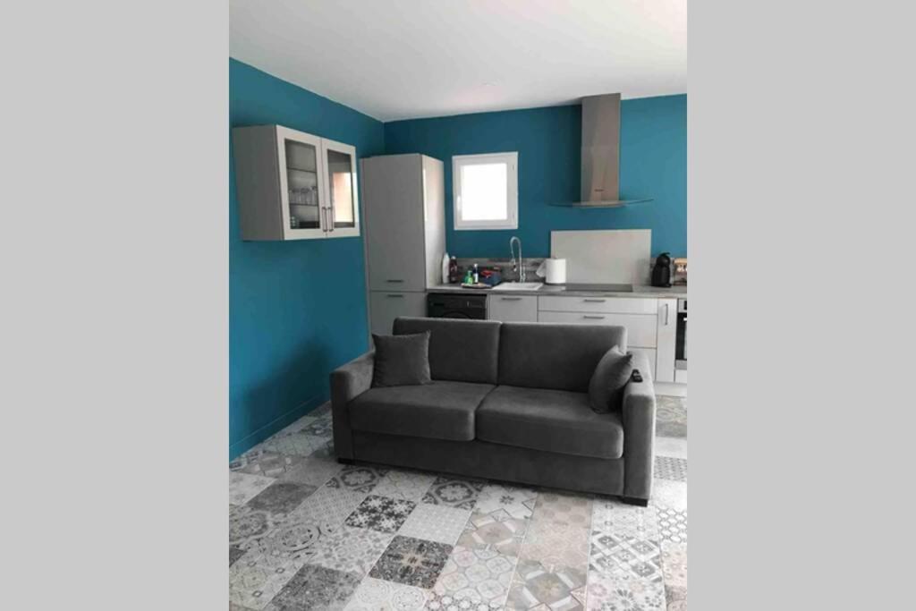 Logement Attenant A Une Villa T2 Avec Terrasse . Besse-sur-Issole Εξωτερικό φωτογραφία