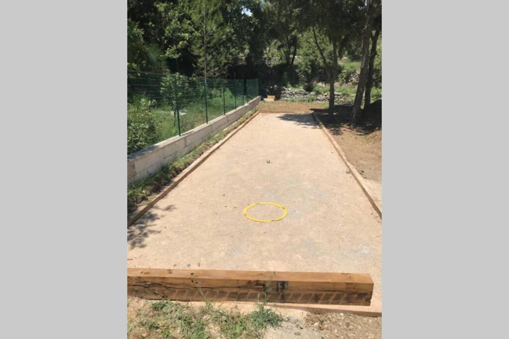 Logement Attenant A Une Villa T2 Avec Terrasse . Besse-sur-Issole Εξωτερικό φωτογραφία
